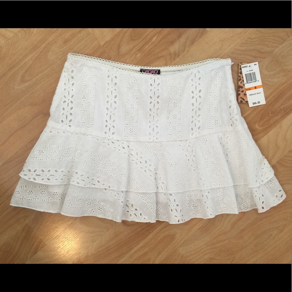 NWT White short skirt made by Oxoxo Collections